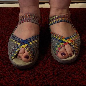 Corkys Multicolor Woven Stretch Sandles Comfort Slip On Women’s Size 8